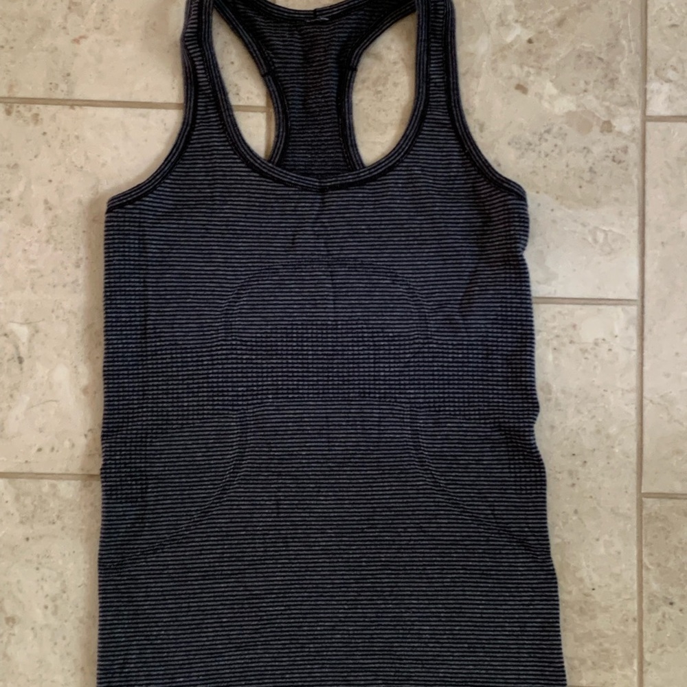 Size 4 gently used lululemon tank top